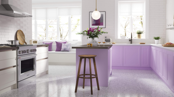 Dapur dengan perpaduan warna pastel yang lembut dan elegan